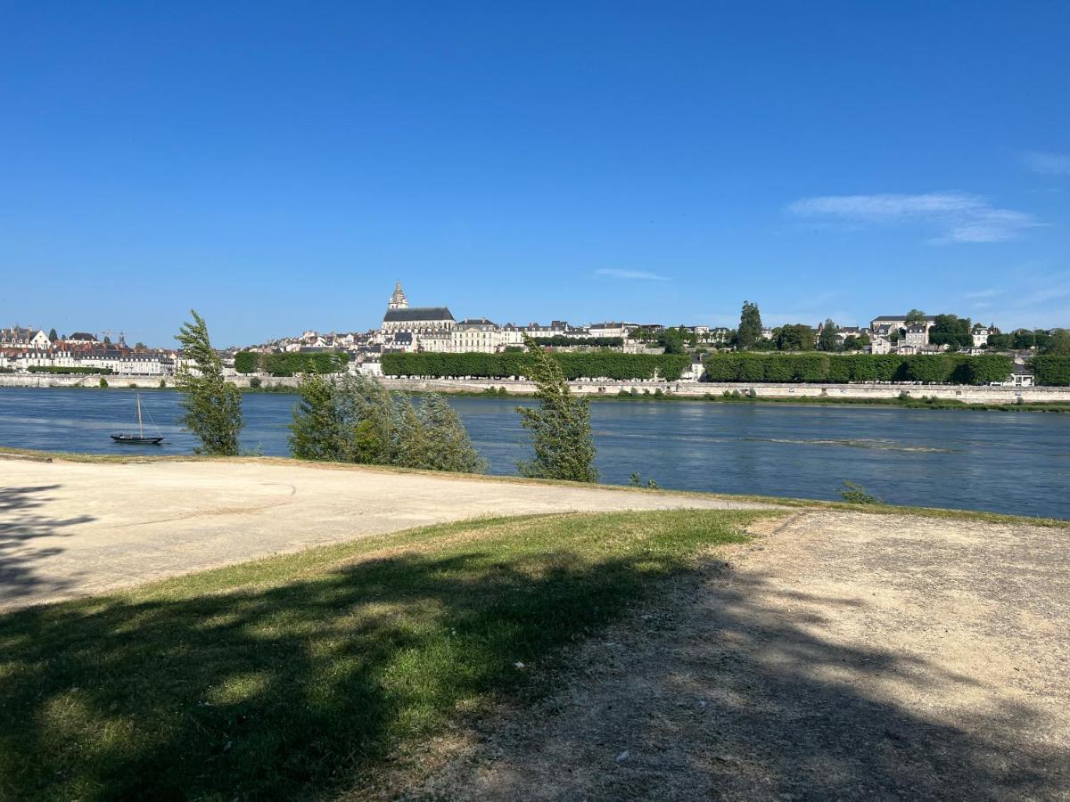 Quiniere - Entre Lac Et Foret - Hebergement Independant Avec Espace Kitchenette Blois Exterior photo